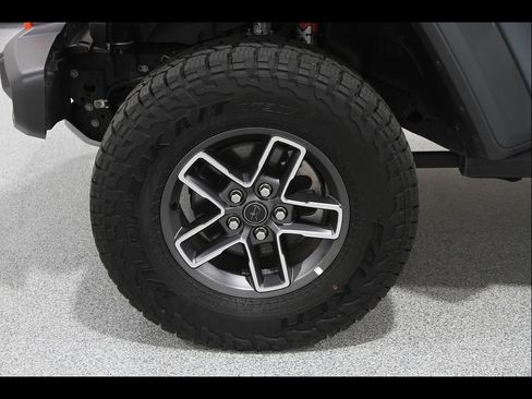 Used 2026 Jeep Gladiator Mojave AWD/4WD image 22