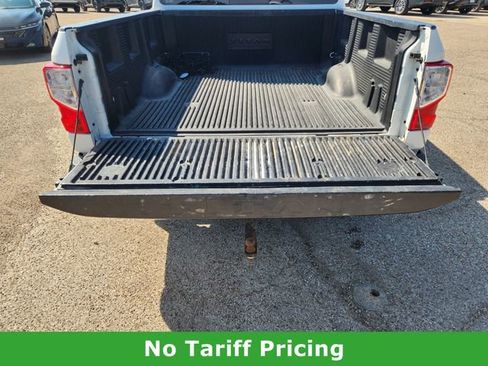 Used 2018 Nissan Titan SV w/ SV Convenience Package image 30