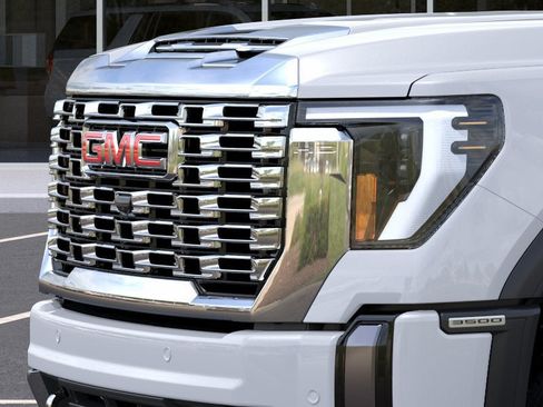 New 2026 GMC Sierra 3500 Denali w/ Denali Reserve Package AWD/4WD image 37