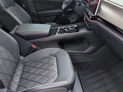 Used 2024 Volkswagen Atlas SEL Premium R-Line image 24