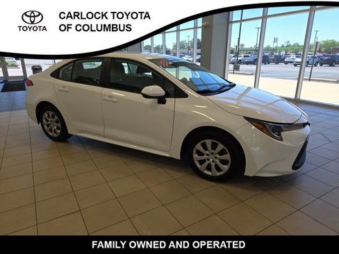 Used 2025 Toyota Corolla LE FWD image 5