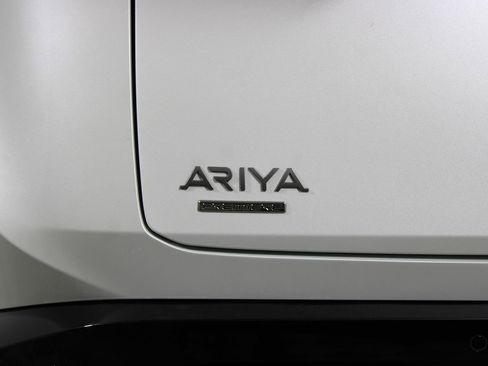 Used 2023 Nissan Ariya FWD image 38