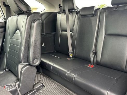 Used 2023 Toyota Highlander XLE AWD/4WD image 17