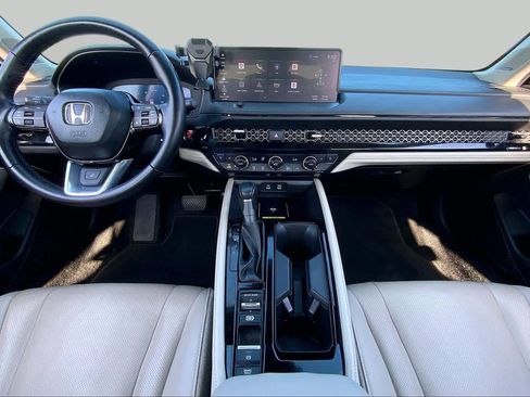 Used 2025 Honda Accord Touring image 15