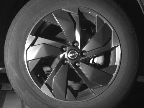 Used 2025 Nissan Rogue SV image 13