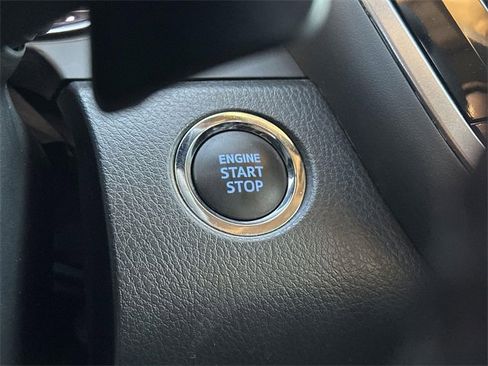Used 2022 Toyota Camry SE image 15