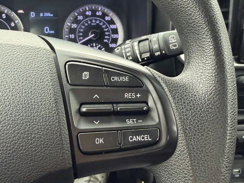 Used 2020 Hyundai Venue SE FWD image 20