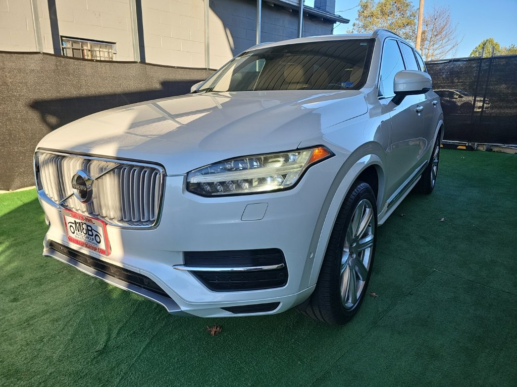Used 2017 Volvo XC90 T8 Inscription w/ Vision Package AWD/4WD image 7