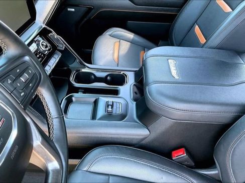 Used 2024 GMC Sierra 2500 AT4 w/ AT4 Premium Plus Package AWD/4WD image 13