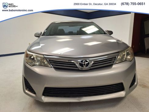 Used 2012 Toyota Camry FWD image 29