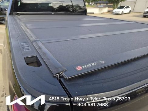 Used 2021 Chevrolet Silverado 2500 Custom w/ Custom Value Package AWD/4WD image 10