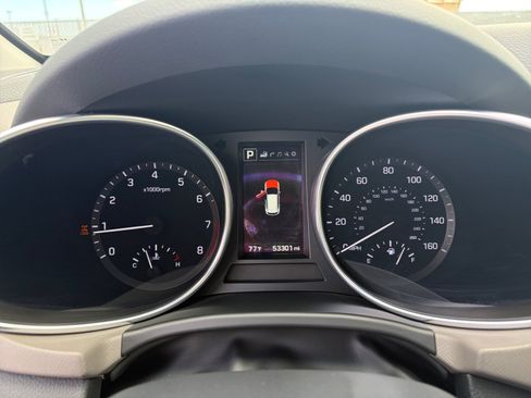 Used 2017 Hyundai Santa Fe AWD image 13