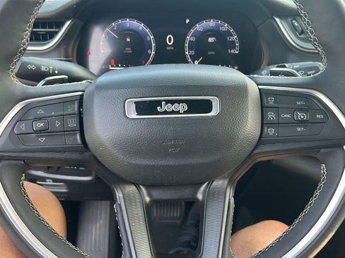 Used 2023 Jeep Grand Cherokee L Laredo AWD/4WD image 10