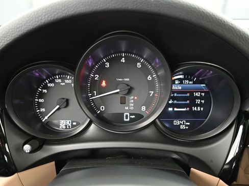 Certified 2025 Porsche Macan AWD/4WD image 19