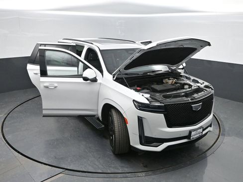 Used 2023 Cadillac Escalade Sport Platinum w/ LPO, ONYX Package image 52