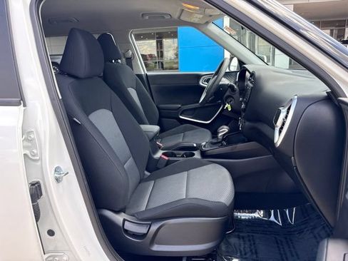 Used 2025 Kia Soul LX FWD image 20