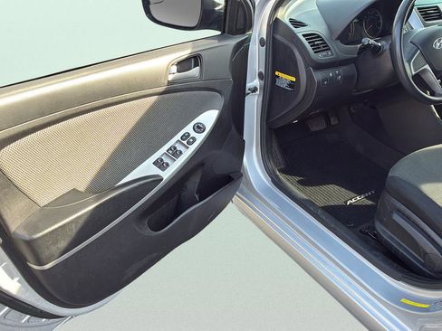 Used 2014 Hyundai Accent GS FWD image 10