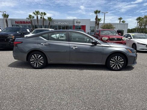 Certified 2024 Nissan Altima 2.5 SV FWD image 2