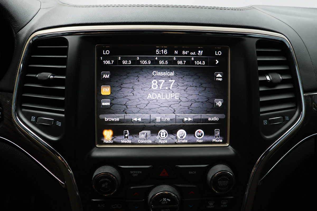 Used 2017 Jeep Grand Cherokee Overland RWD image 34