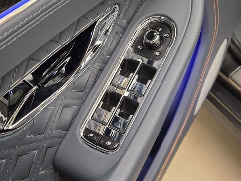 Used 2023 Bentley Continental GT V8 image 38