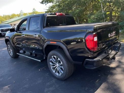 New 2026 GMC Canyon Denali image 7