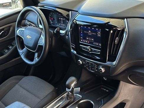 Used 2023 Chevrolet Traverse LT image 25