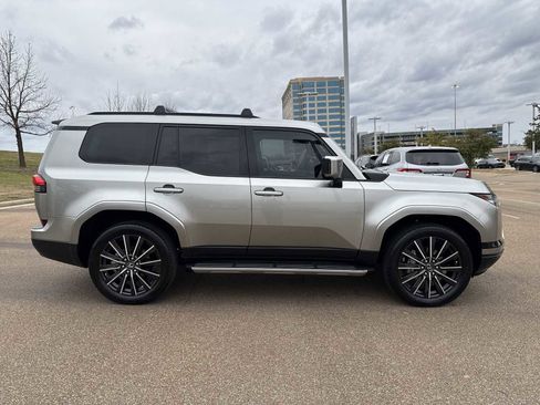 Used 2024 Lexus GX 550 image 7