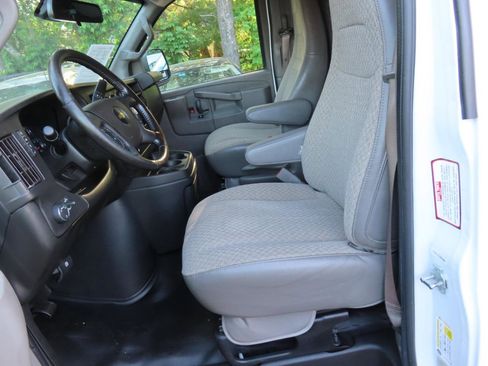 Used 2021 Chevrolet Express 2500 w/ Driver Convenience Package RWD image 10