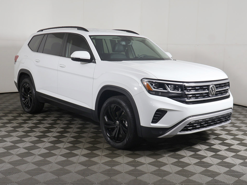Used 2023 Volkswagen Atlas SE w/ Black Wheel Package FWD image 2