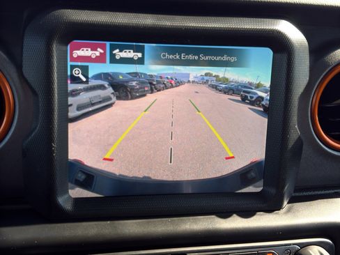 Used 2021 Jeep Gladiator Mojave AWD/4WD image 19