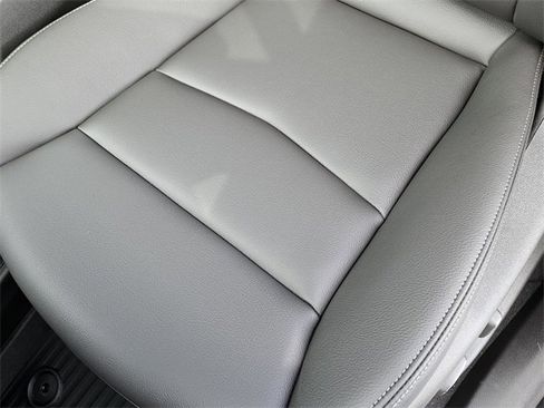 New 2025 Cadillac XT6 Luxury image 11