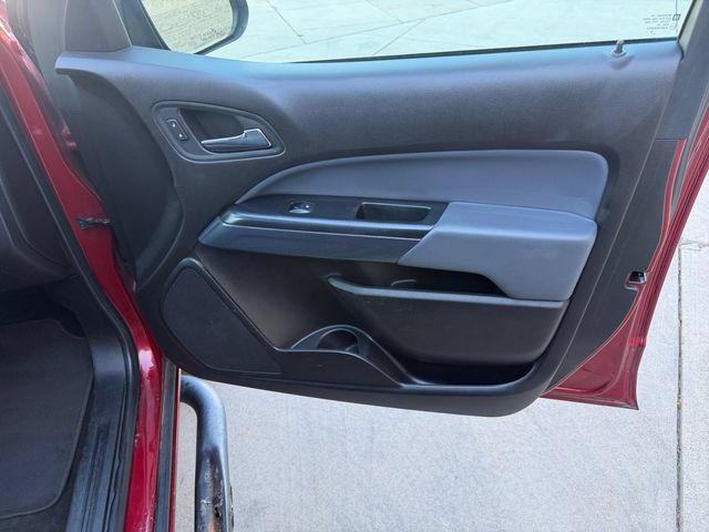 Used 2017 Chevrolet Colorado Z71 AWD/4WD image 23