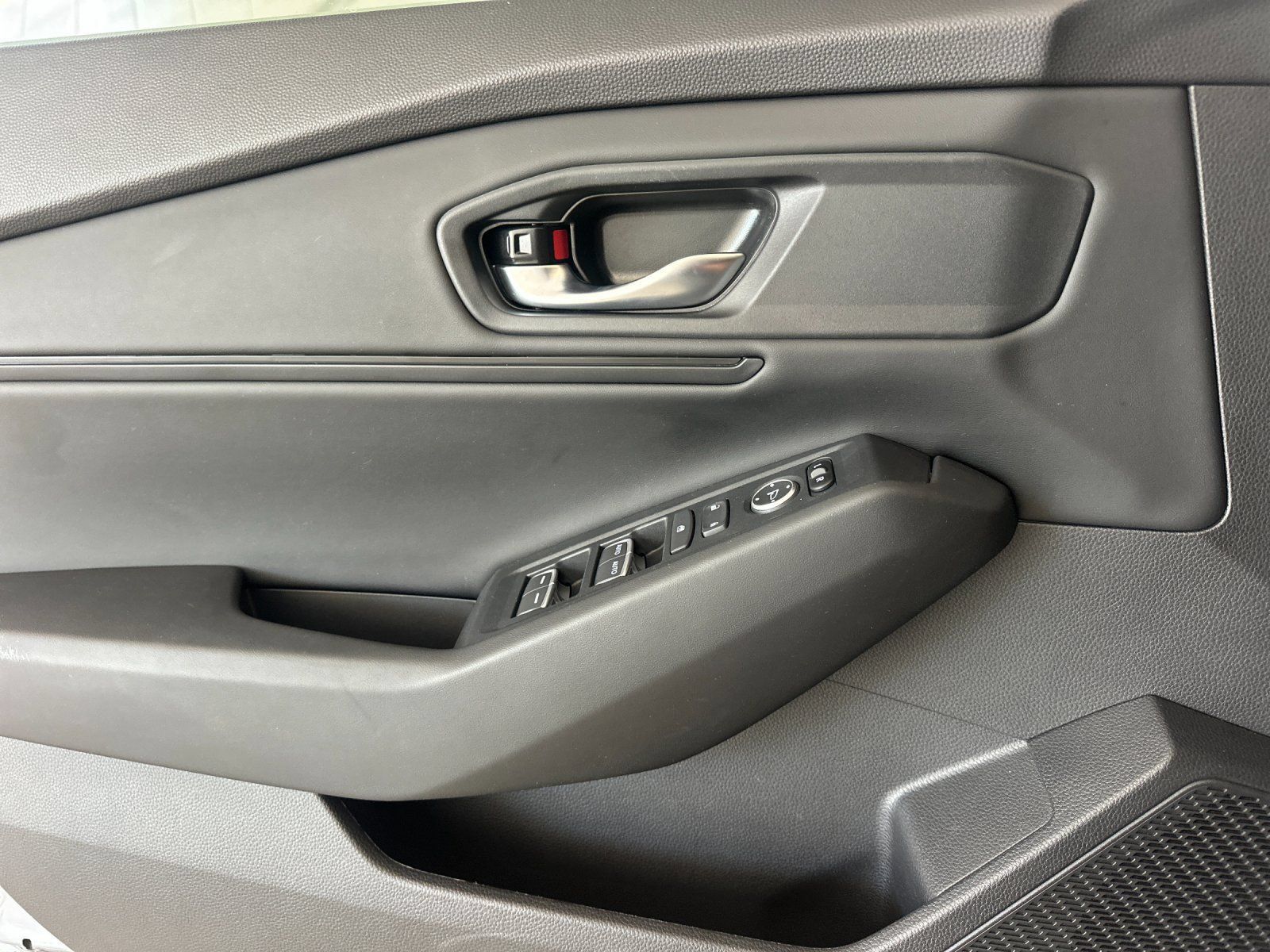 Used 2025 Honda Accord SE image 11