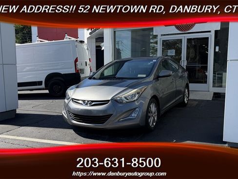 Used 2016 Hyundai Elantra SE w/ Option Group 02 FWD image 1