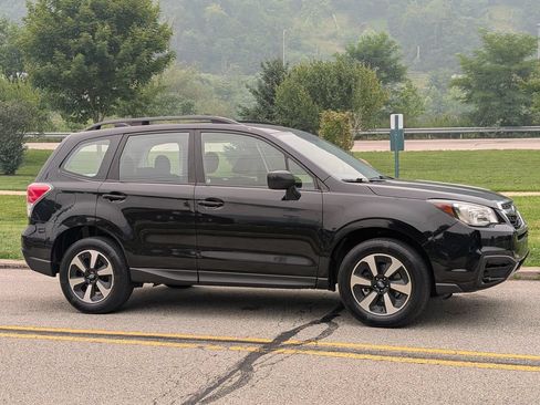 Used 2017 Subaru Forester 2.5i w/ Alloy Wheel Package AWD/4WD image 3