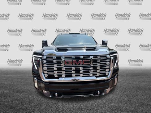 Used 2024 GMC Sierra 3500 Denali w/ Denali Reserve Package AWD/4WD image 3