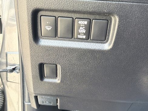 Used 2016 Toyota 4Runner SR5 AWD/4WD image 16
