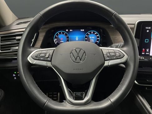 Used 2024 Volkswagen Atlas SEL Premium R-Line image 18