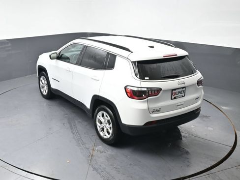 Used 2024 Jeep Compass Latitude AWD/4WD image 47