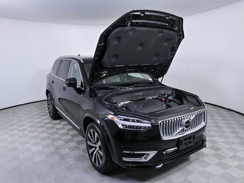 Used 2023 Volvo XC90 B6 Plus AWD/4WD image 33
