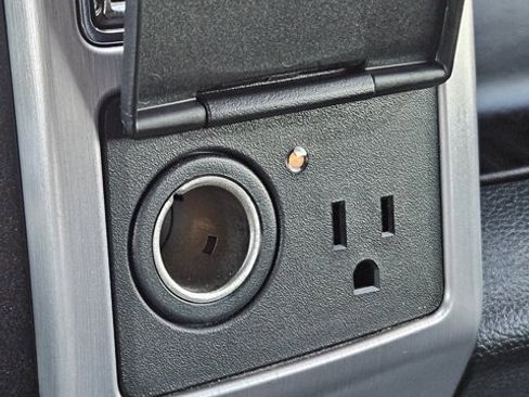 Certified 2020 Ford F150 Platinum w/ Equipment Group 701A Luxury image 21