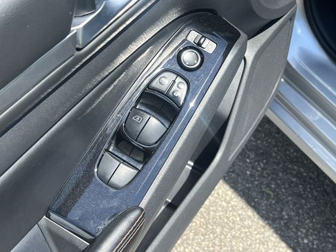 Used 2024 Nissan Altima 2.5 SR FWD image 16