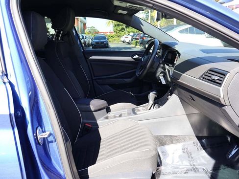 Used 2024 Volkswagen Jetta Sport image 28