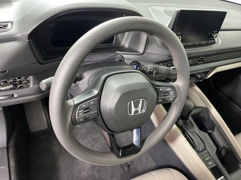 Used 2025 Honda Accord SE image 24
