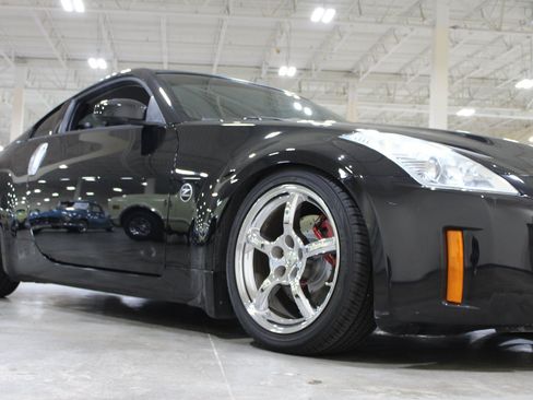Used 2007 Nissan 350Z Touring w/ Cargo Convenience Pkg RWD image 37