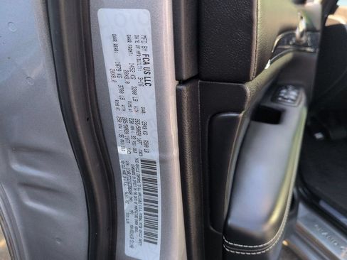 Used 2016 Jeep Grand Cherokee Overland AWD/4WD image 34