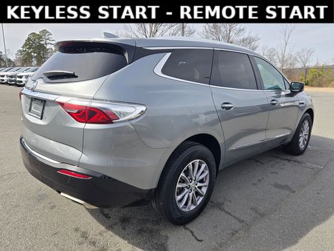 Used 2024 Buick Enclave Premium image 7