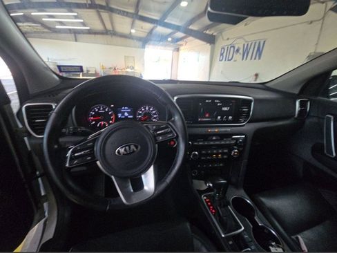 Used 2021 Kia Sportage EX w/ EX Technology Package image 20