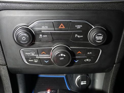 Used 2019 Dodge Charger SXT w/ Blacktop Package image 20