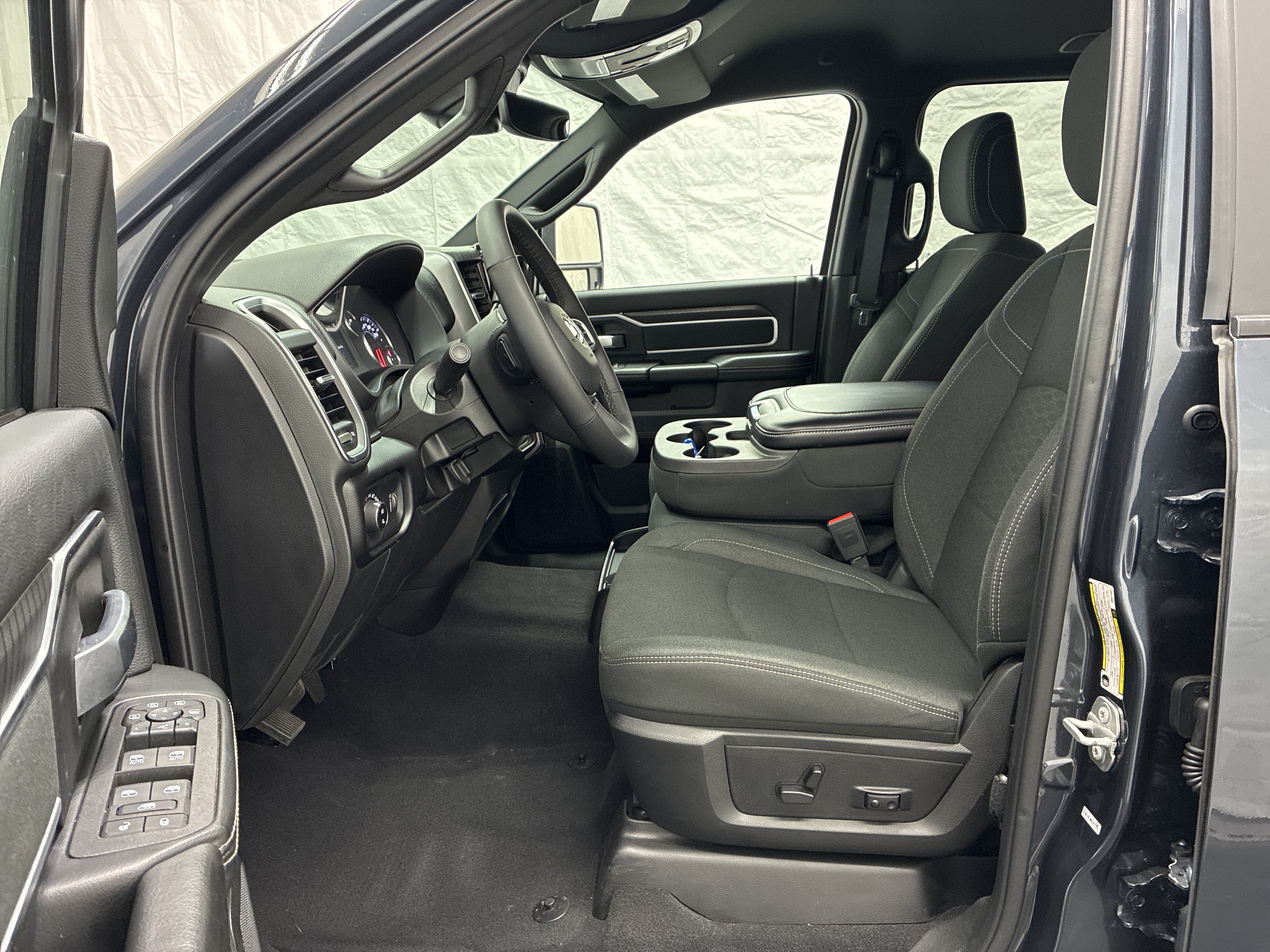 Certified 2025 RAM 2500 Big Horn AWD/4WD image 15
